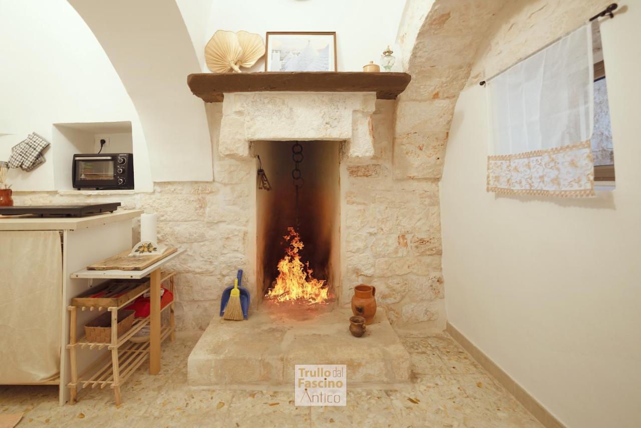 Trullo Dal Fascino Antico Villa Locorotondo Luaran gambar