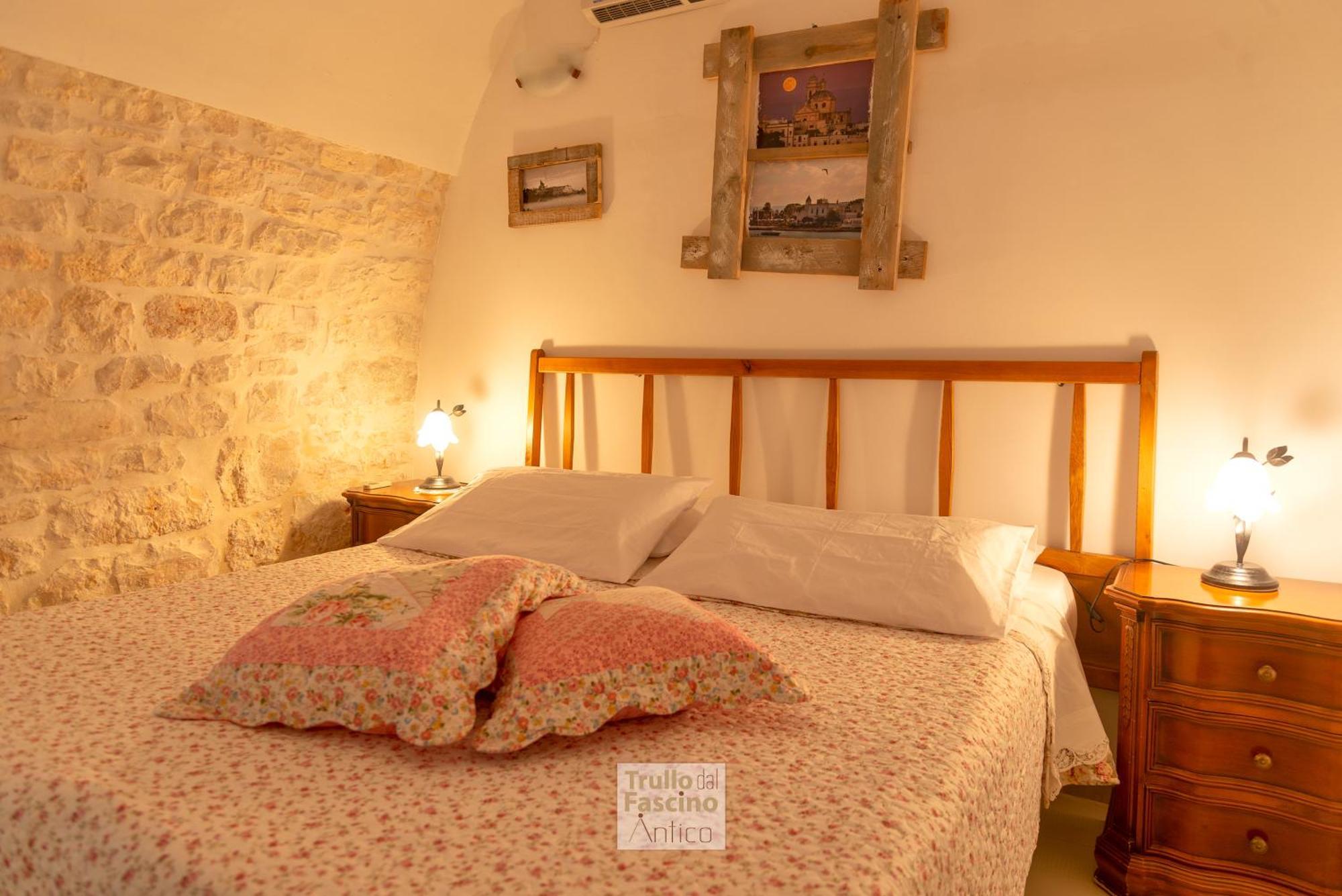 Trullo Dal Fascino Antico Villa Locorotondo Luaran gambar