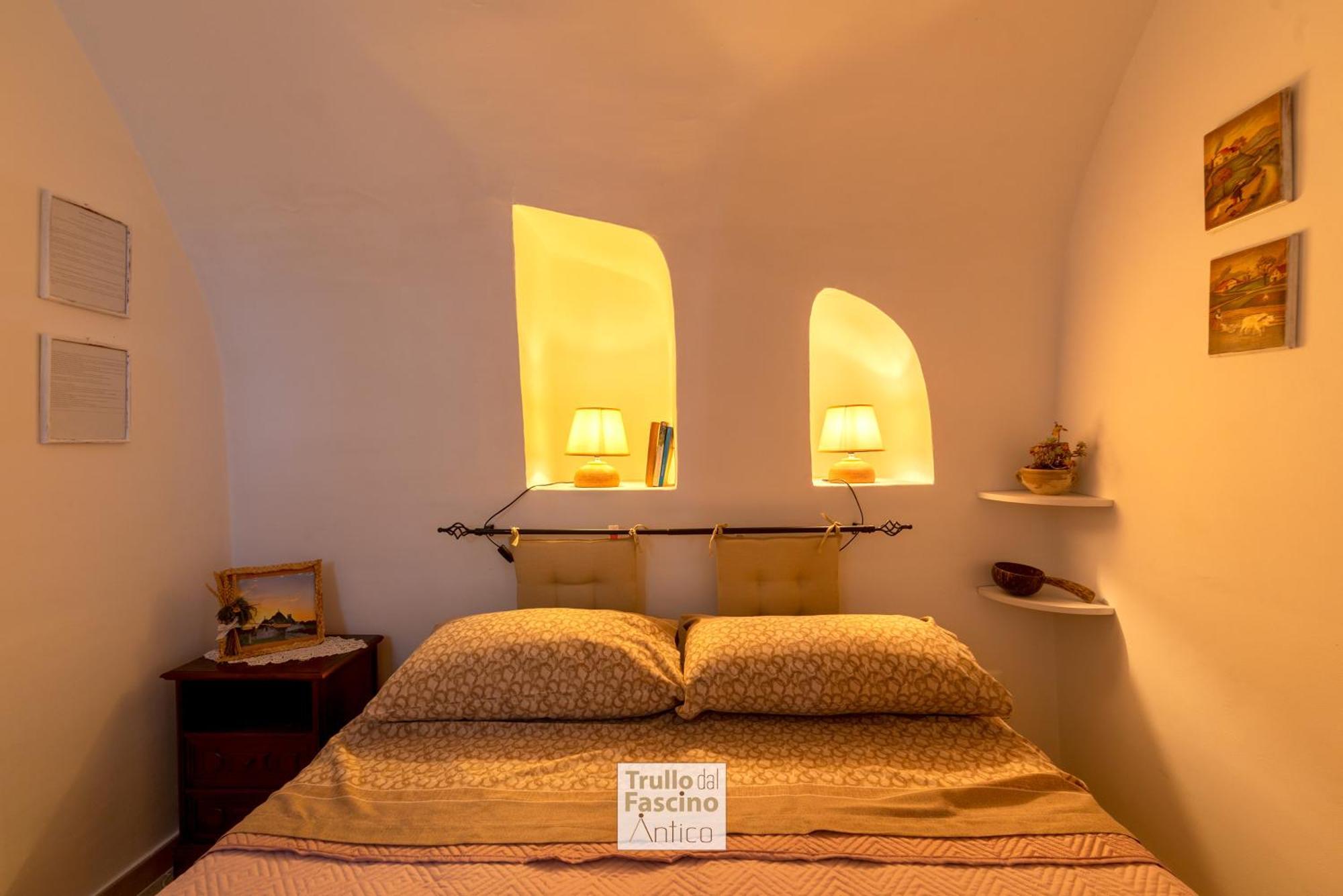 Trullo Dal Fascino Antico Villa Locorotondo Luaran gambar